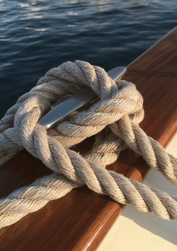 Rope and cleat on a tour boat at Polignano a Mare