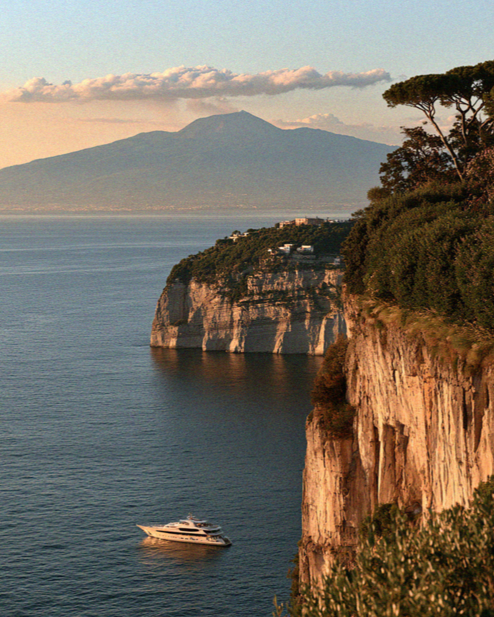 Sorrento vesuvius golden hour