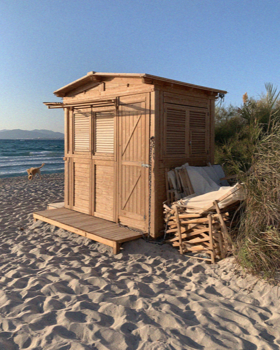 A shut beach kiosk in October in Cagliari, Sardinia