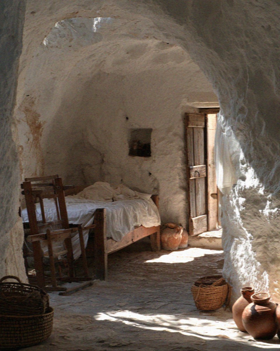 Matera casa grotta loom and bed